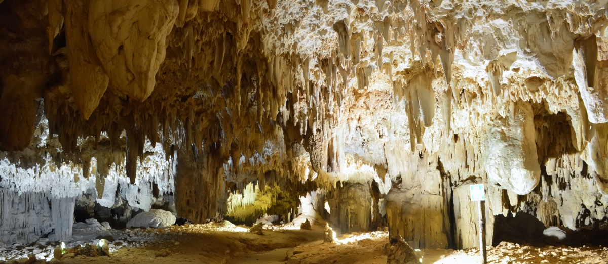  карстовые пещеры Актун-Чен (Акумаль)